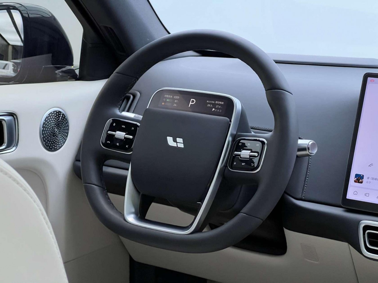 Li Auto L6 2025