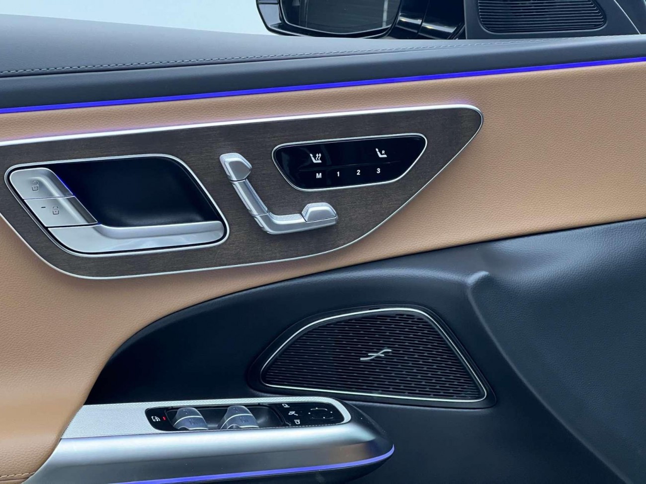 Mercedes-Benz E 300 L 2025