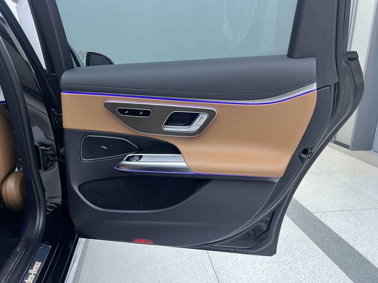 Mercedes-Benz E 300 L 2025
