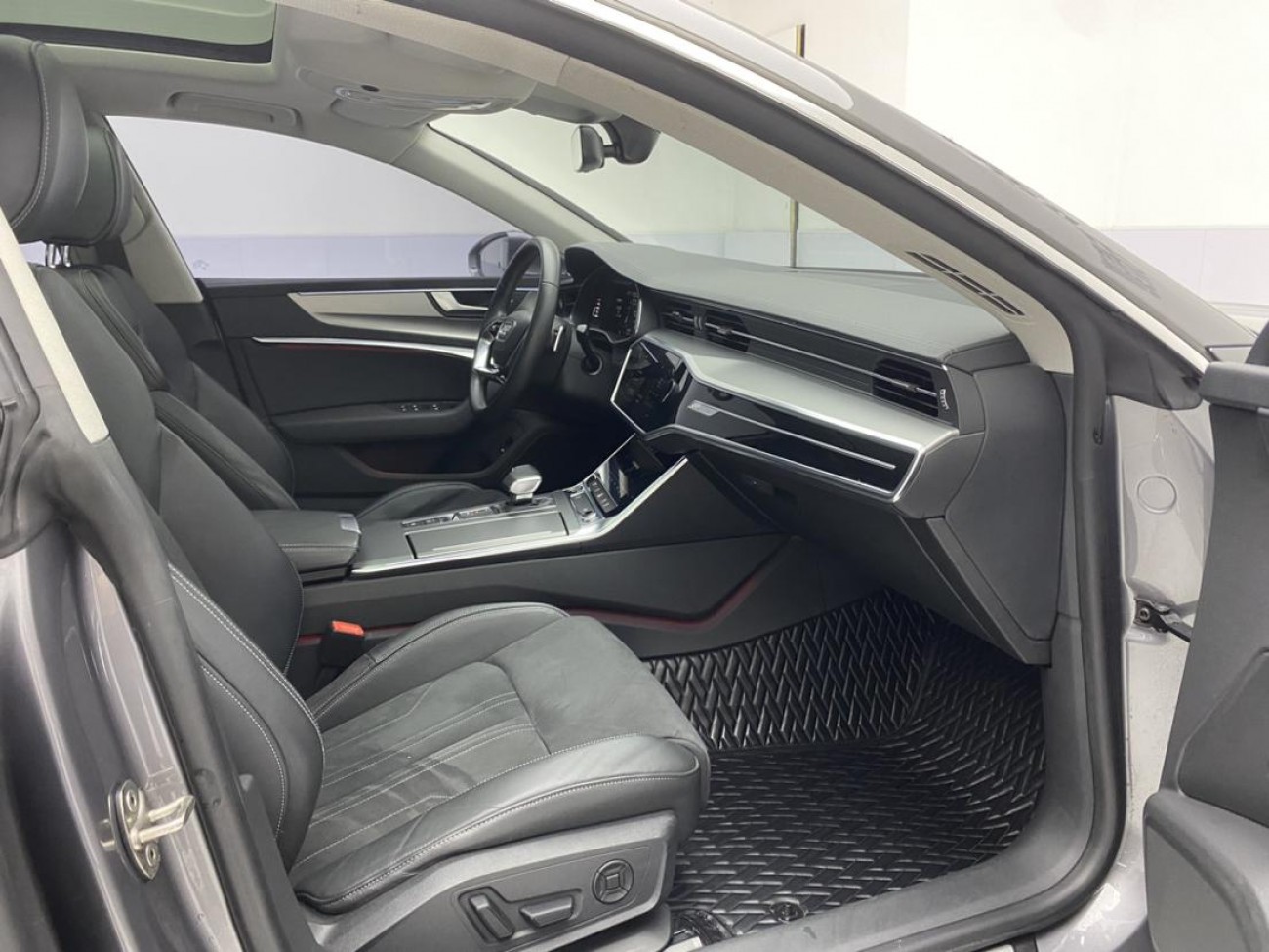 Audi A7L 45 TFSI 2023