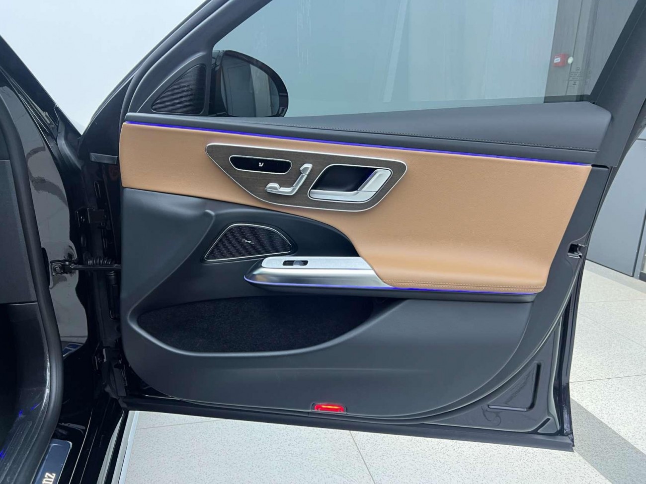 Mercedes-Benz E 300 L 2025