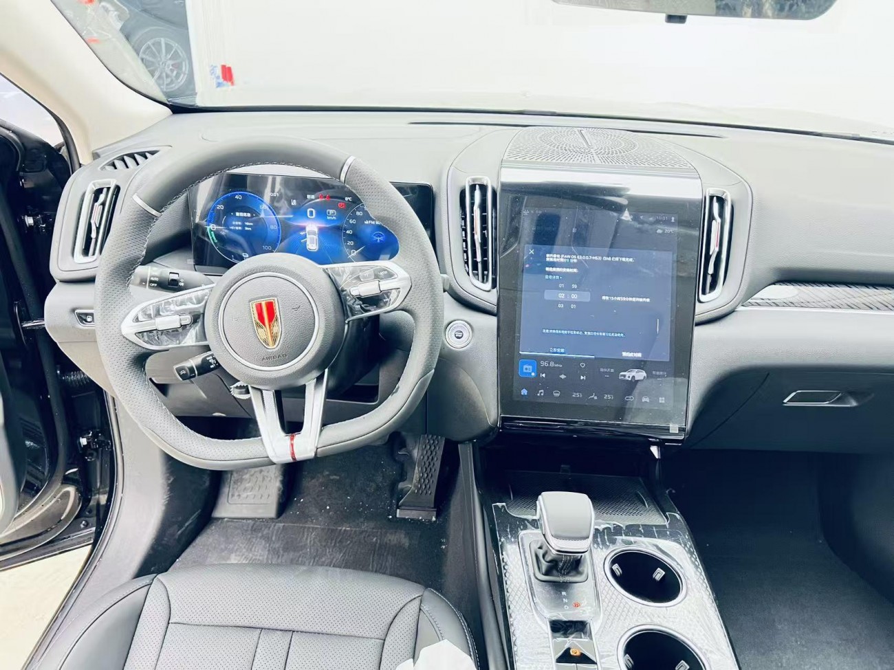 Hongqi HS3 2025