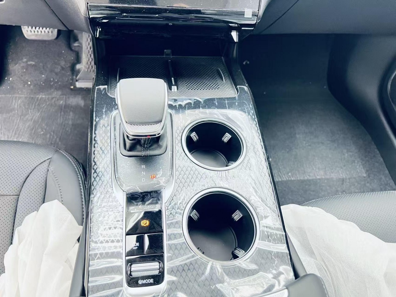 Hongqi HS3 2025