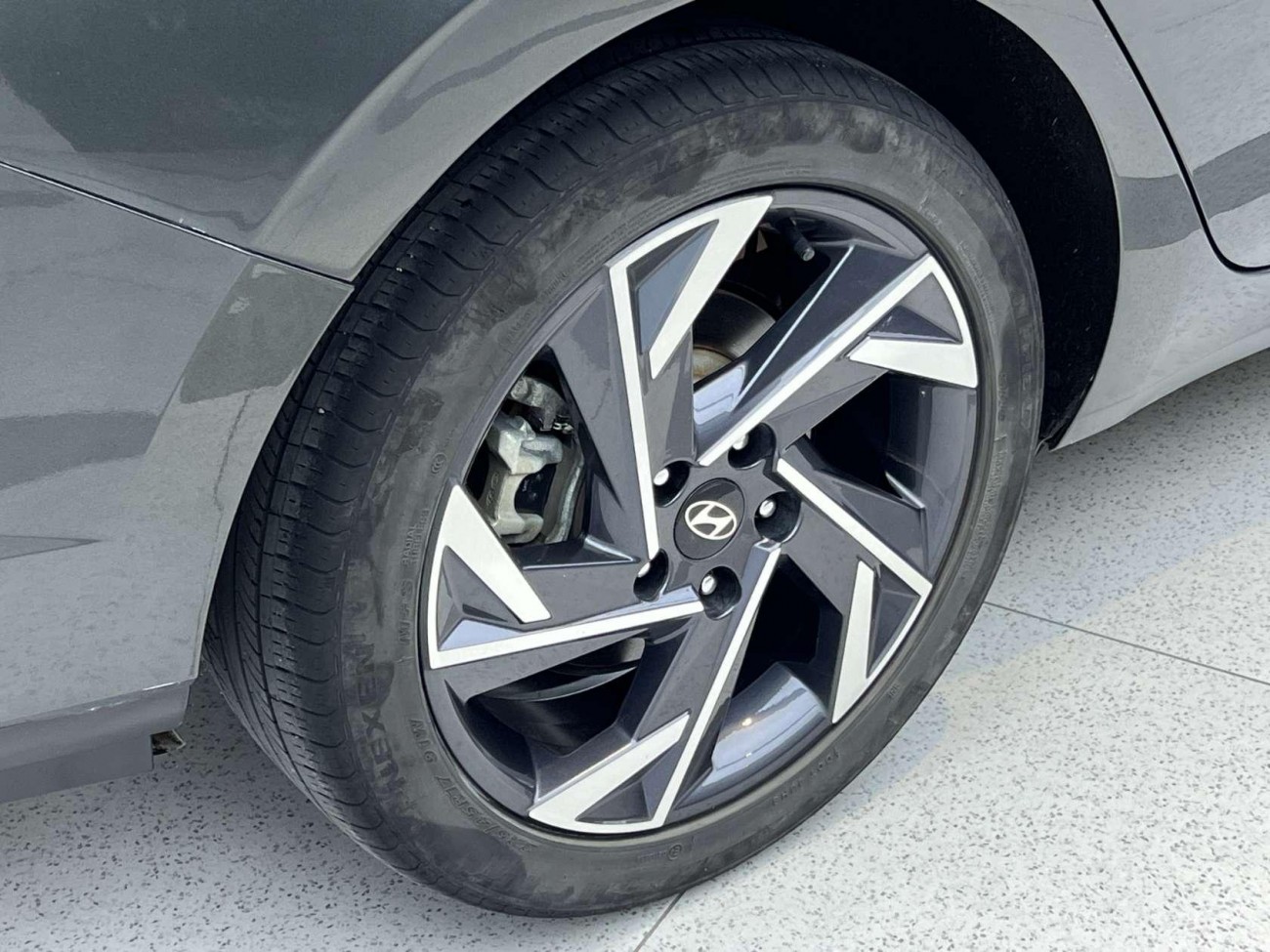 Hyundai Elantra 2024