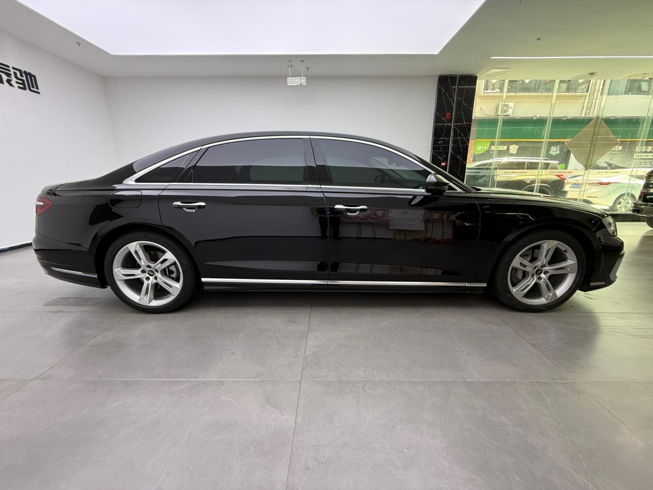 Audi A8L 50 TFSI 2022