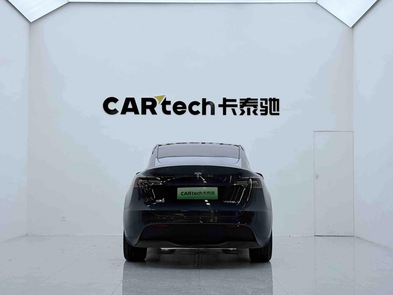 Tesla Model Y 2025