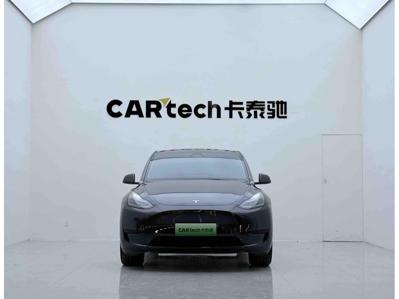 Tesla Model Y 2025