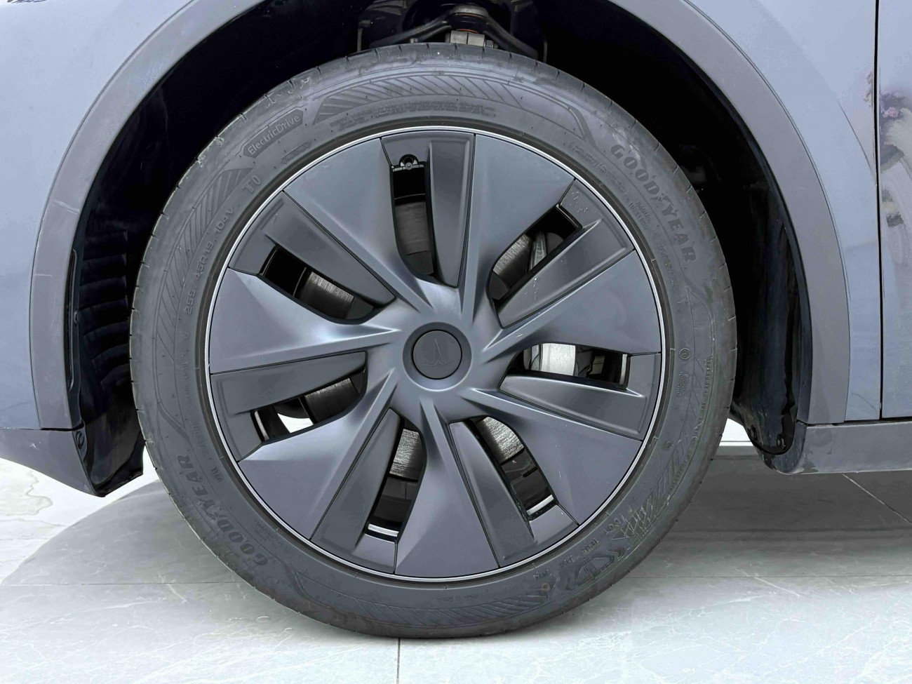 Tesla Model Y 2025