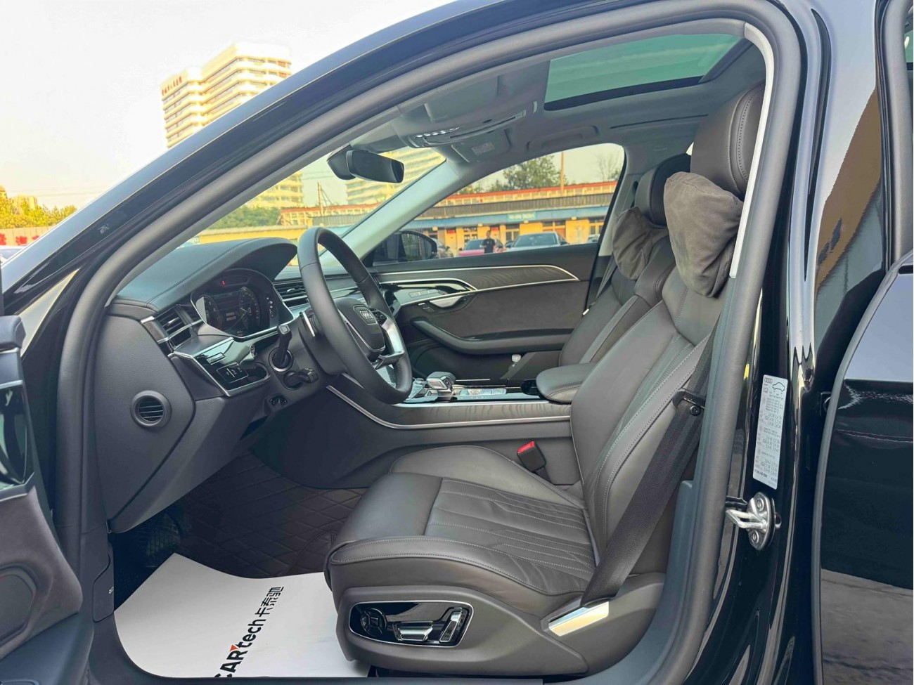 Audi A8L 45 TFSI 2025