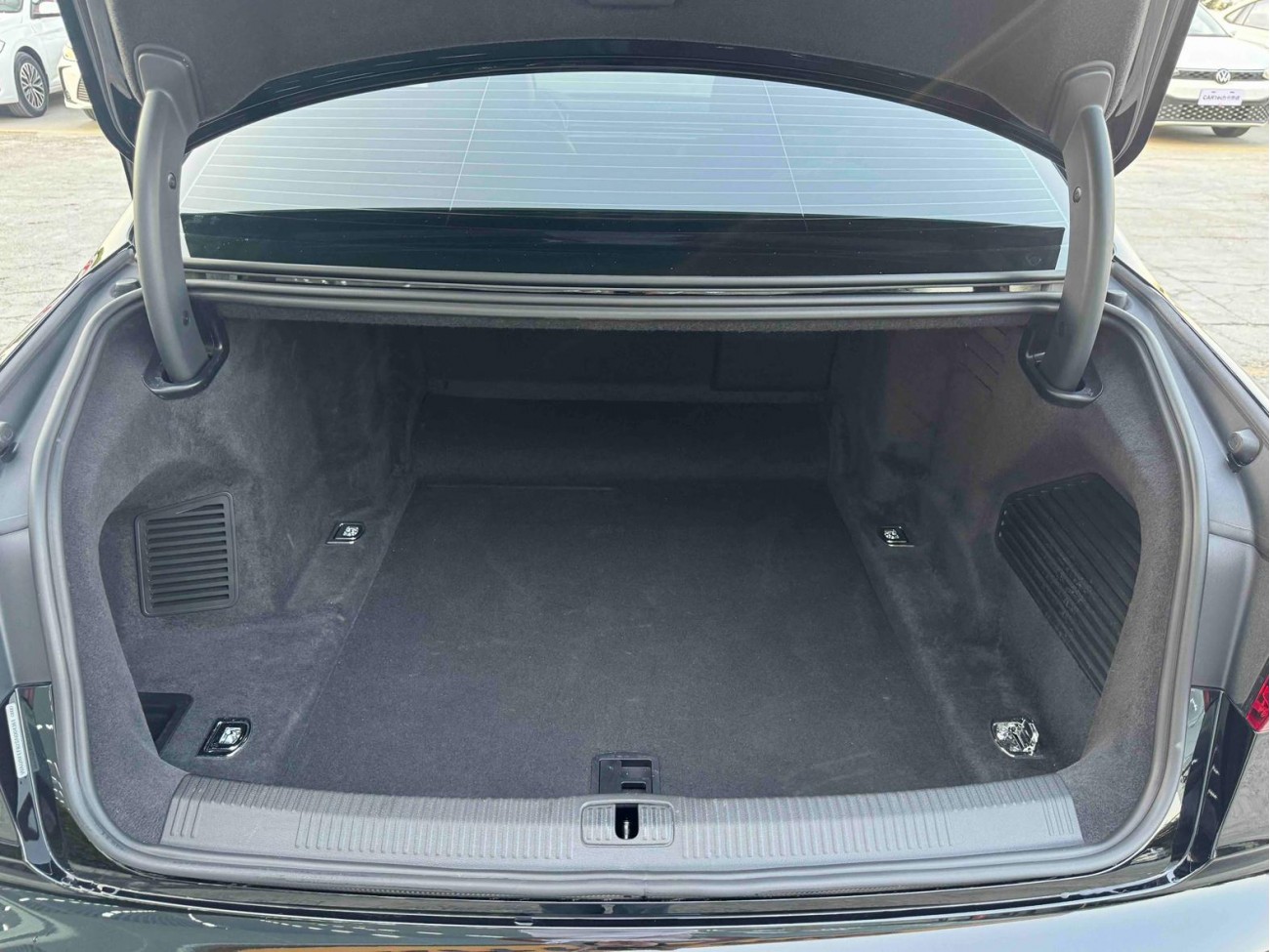 Audi A8L 45 TFSI 2025
