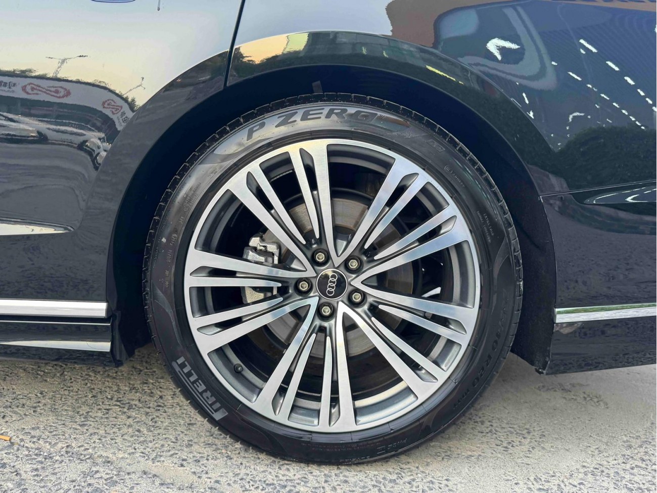 Audi A8L 45 TFSI 2025