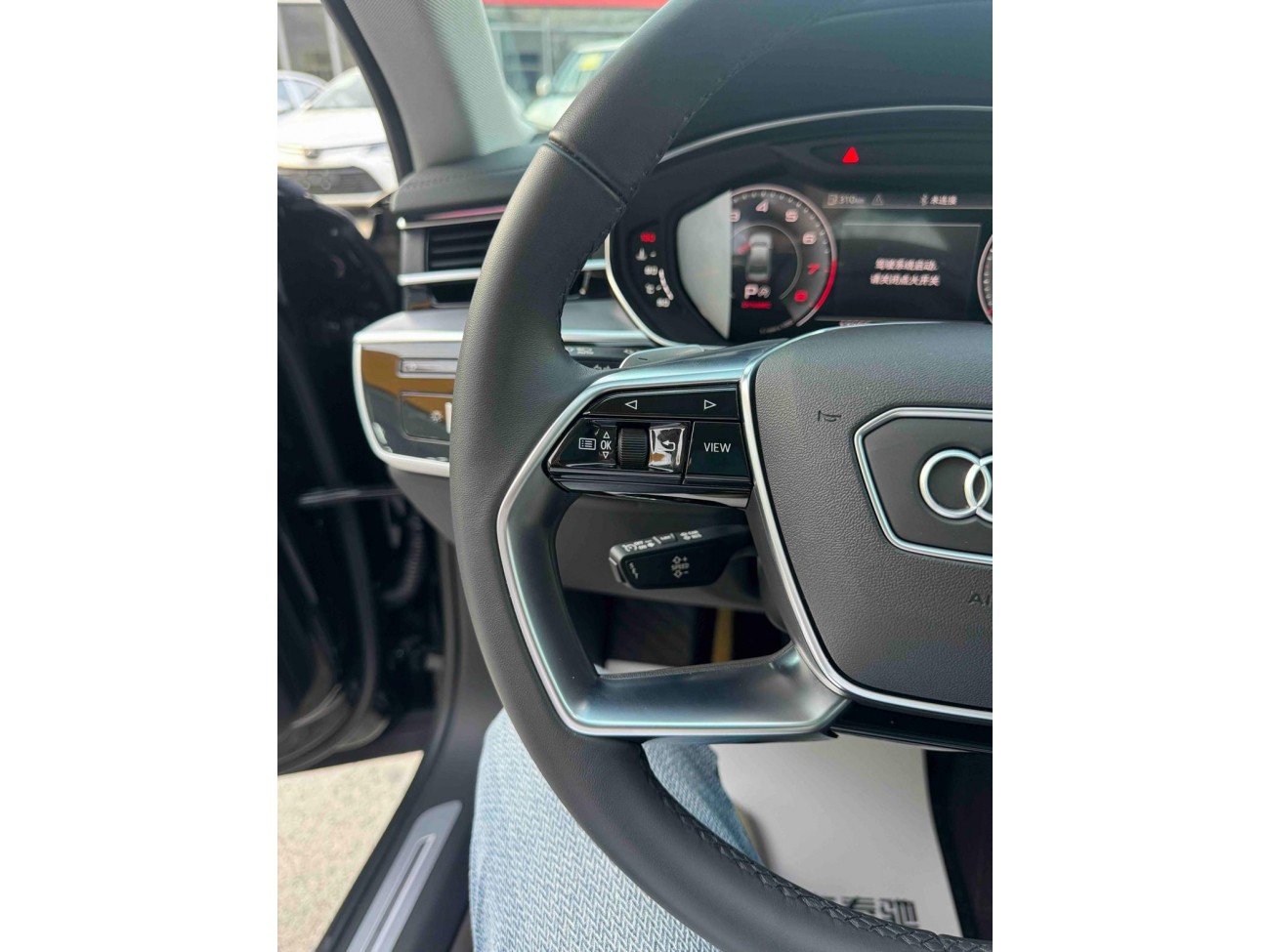 Audi A8L 45 TFSI 2025