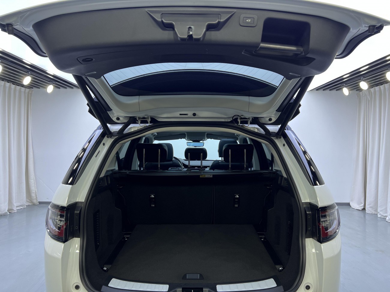 Land Rover Discovery Sport 2024