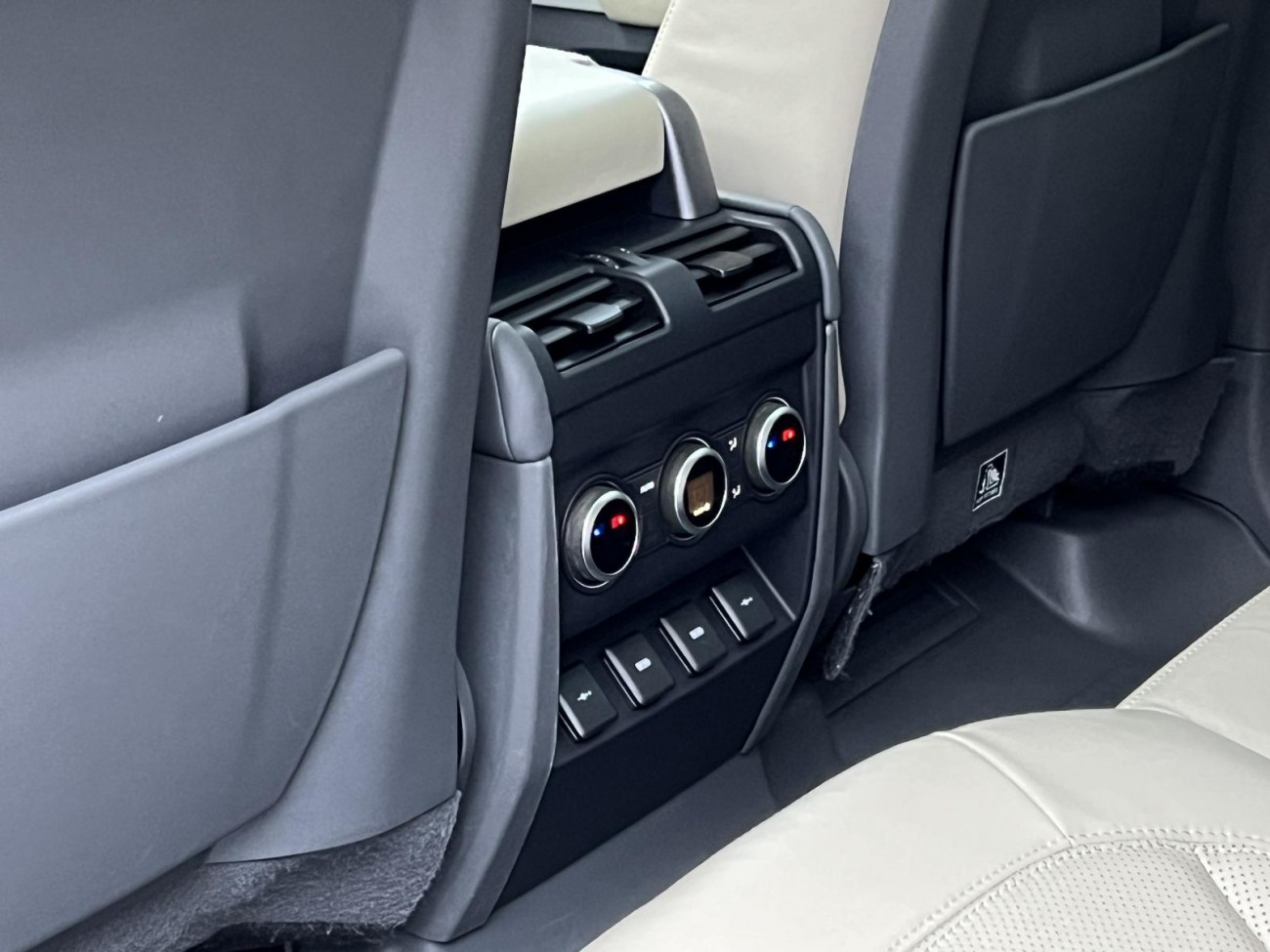 Land Rover Defender 2020
