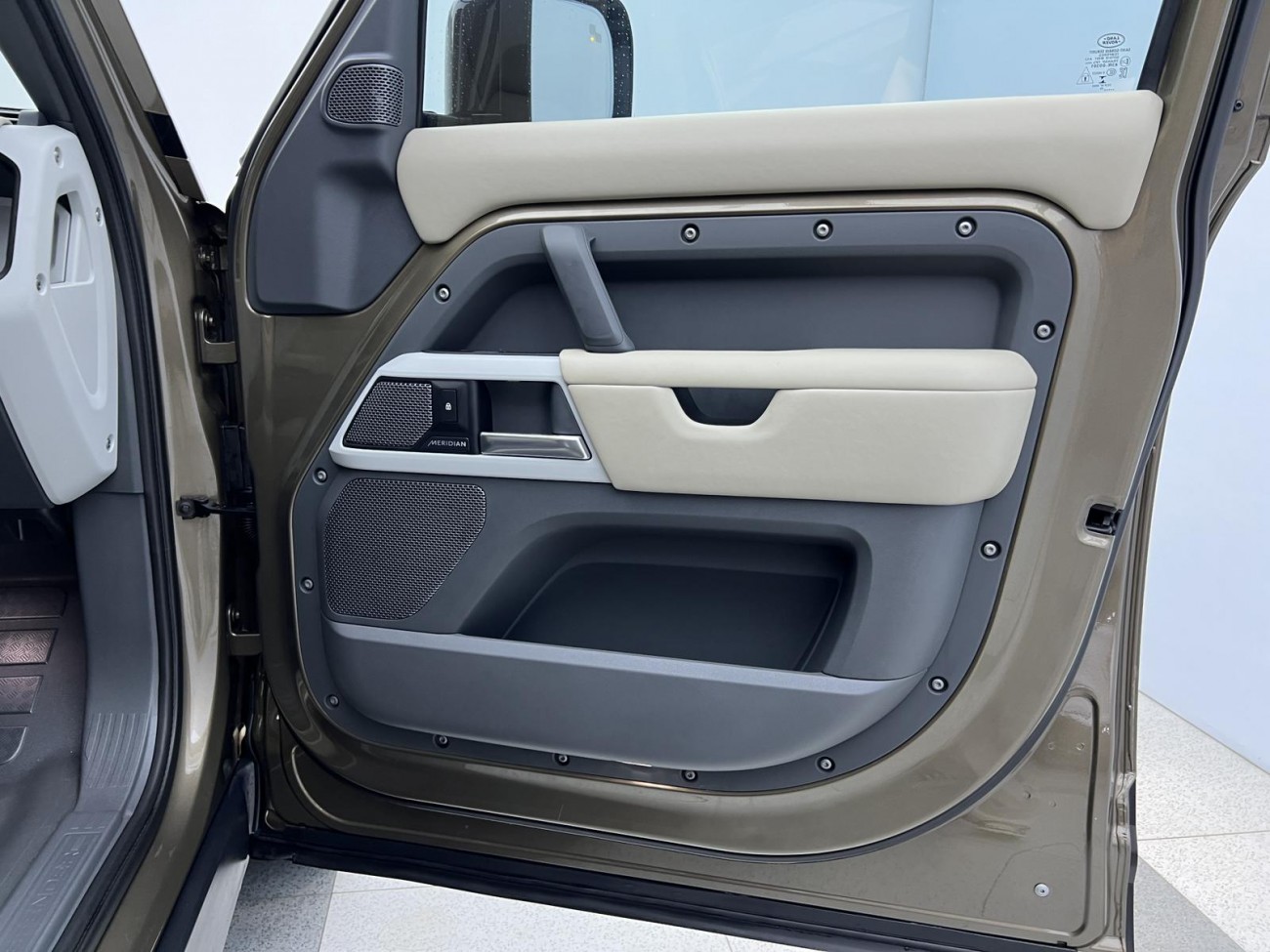 Land Rover Defender 2020