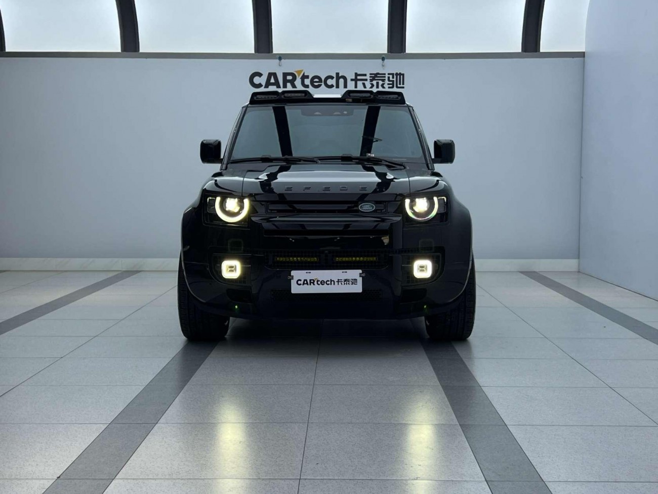 Land Rover Defender 2026