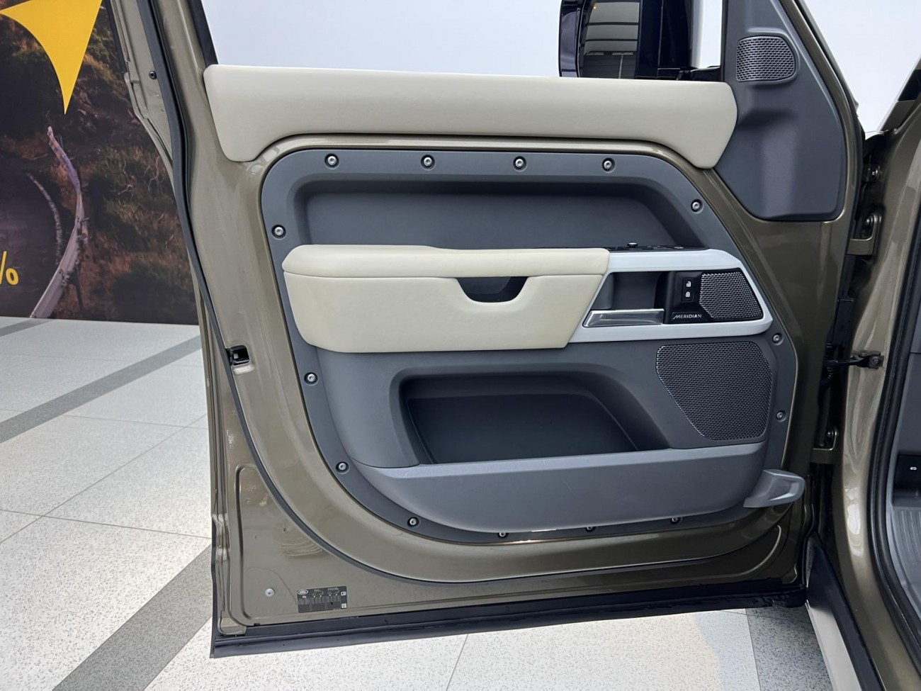 Land Rover Defender 2020
