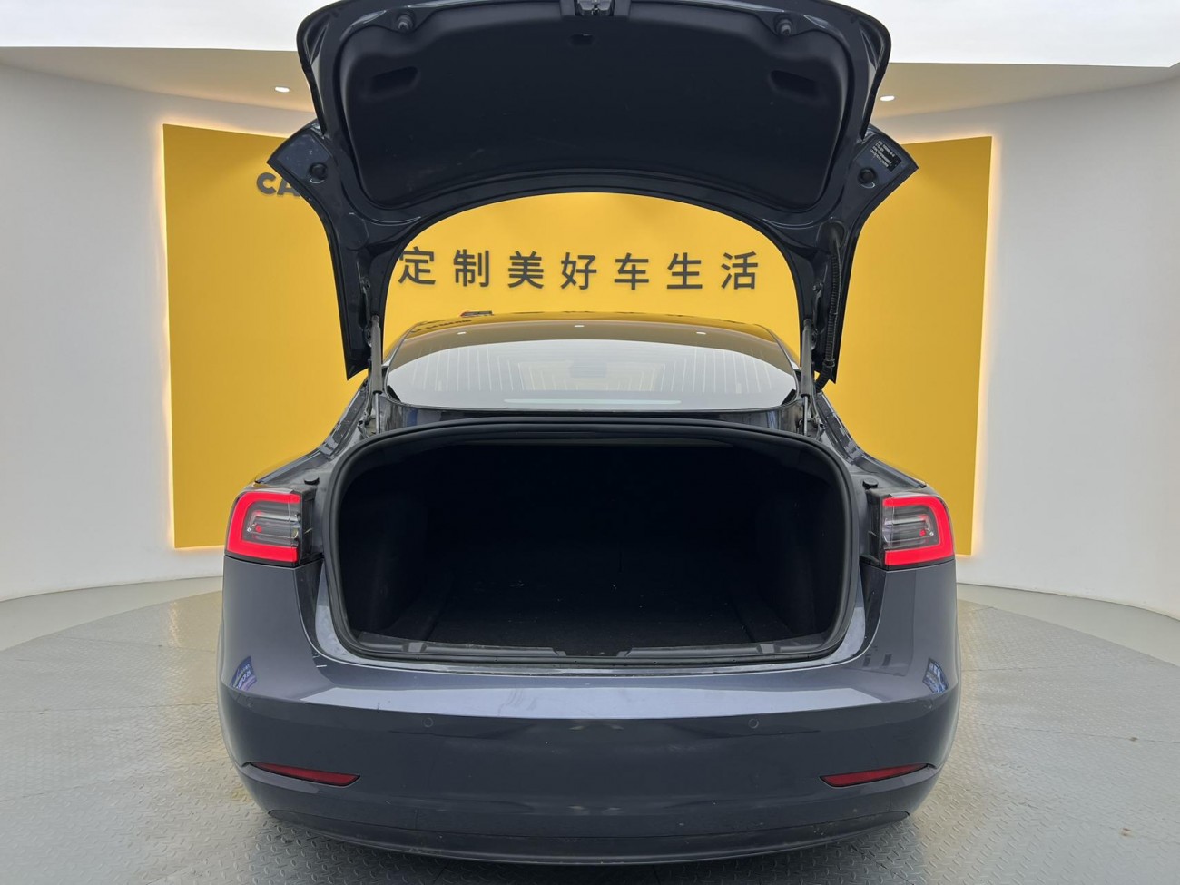 Tesla Model 3 2020