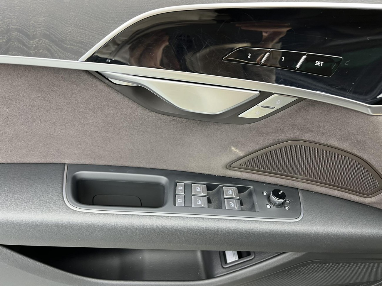 Audi A8L 45 TFSI 2024
