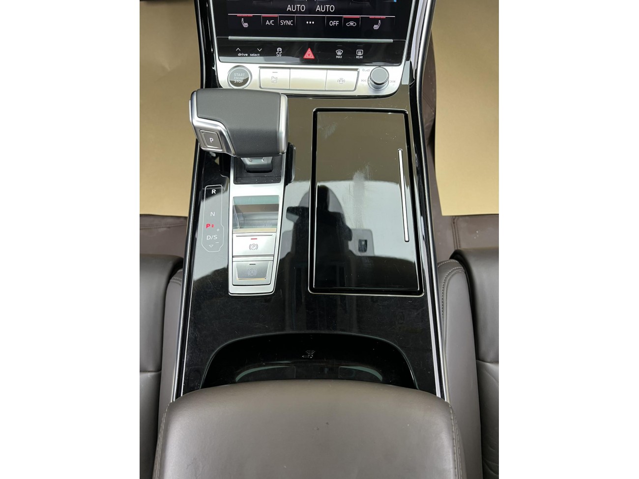 Audi A8L 45 TFSI 2024