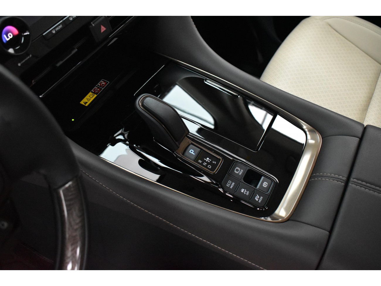 Toyota Alphard 2024