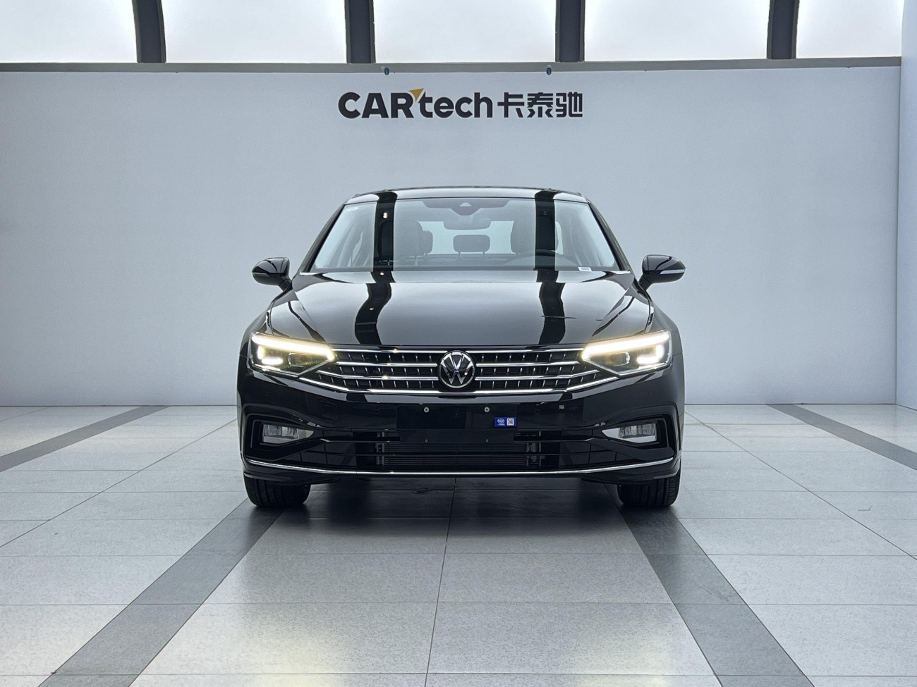 Volkswagen Magotan 2025