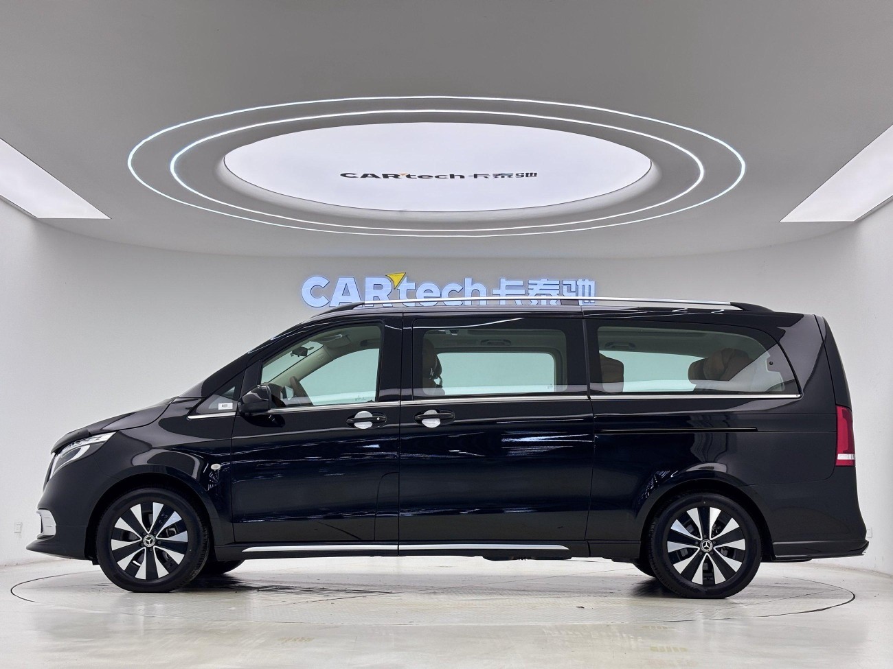 Mercedes-Benz 2024