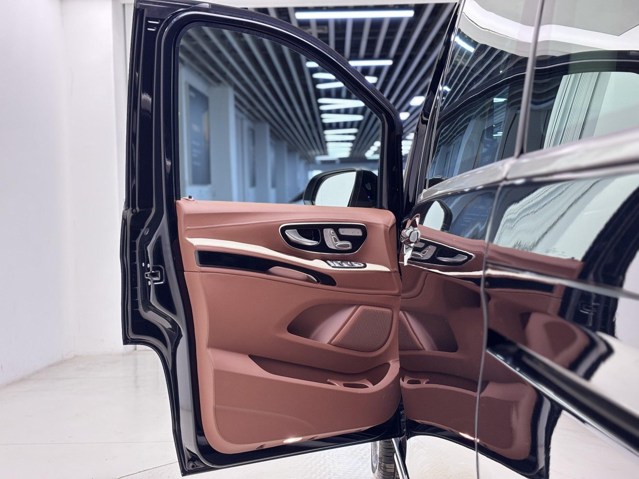 Mercedes-Benz 2024