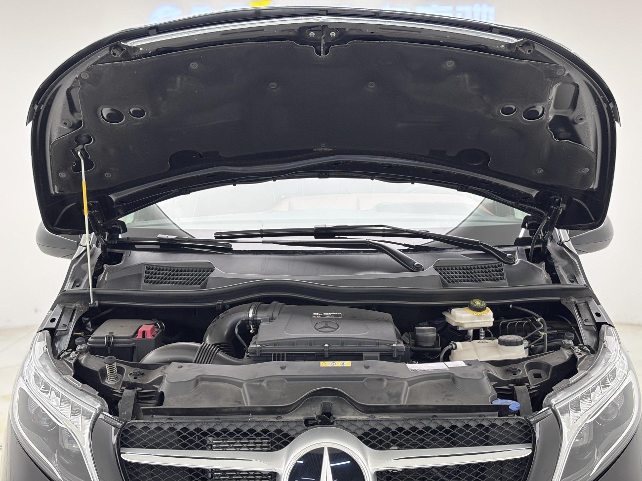 Mercedes-Benz 2024
