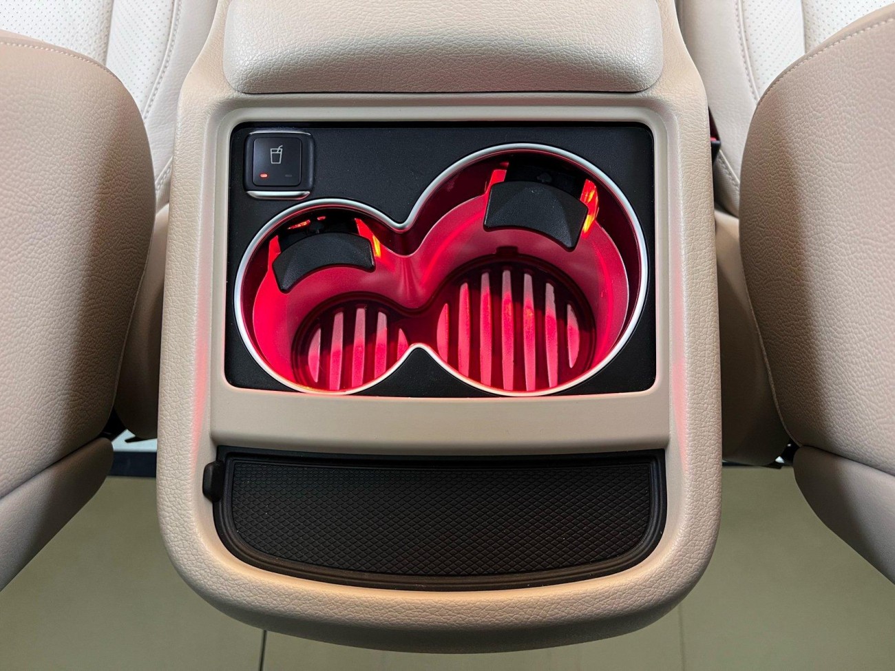 Mercedes-Benz V 2023