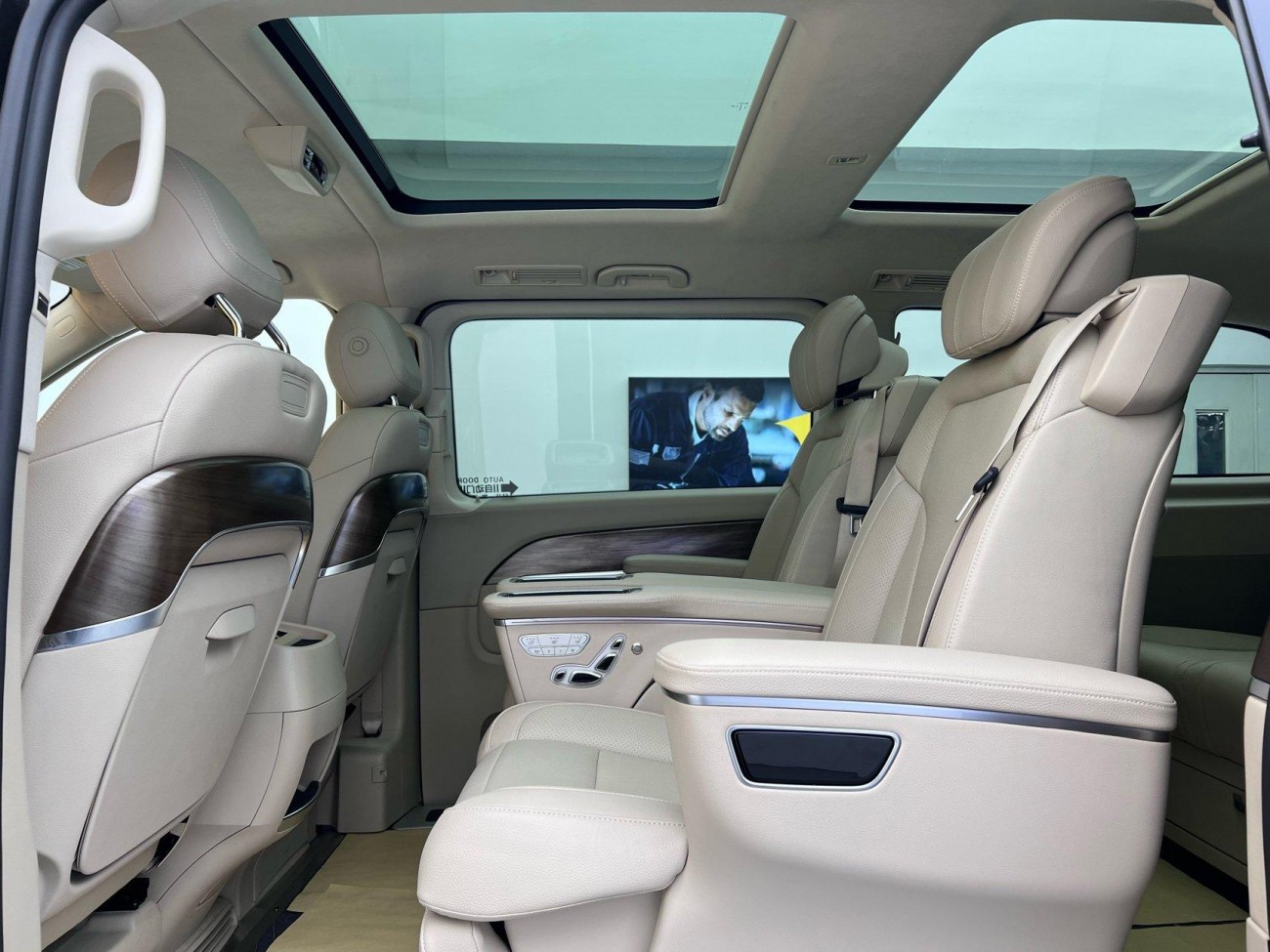 Mercedes-Benz V 2023