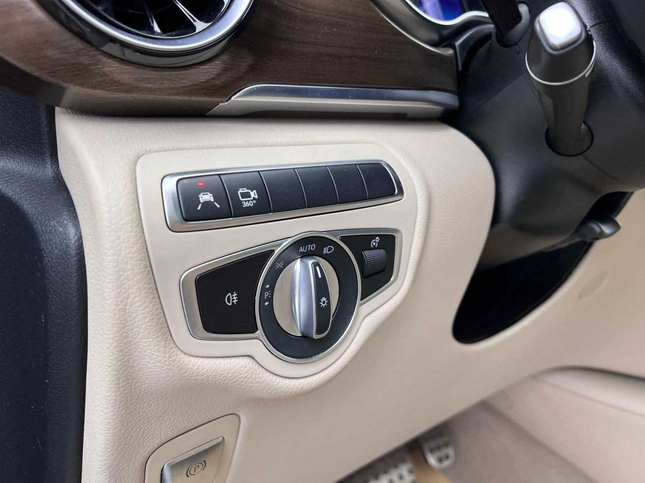 Mercedes-Benz V 2023