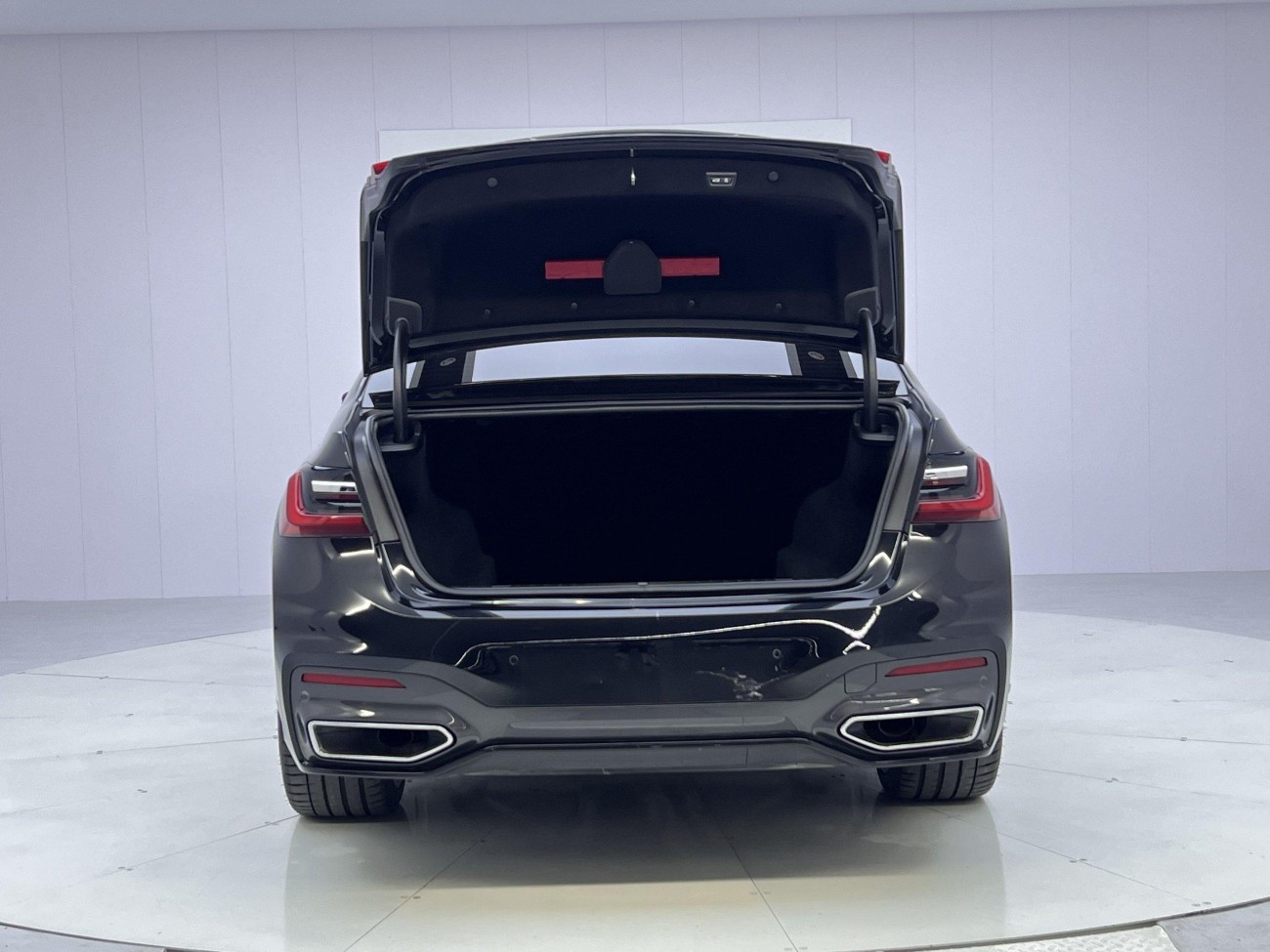 BMW 740Li 2021