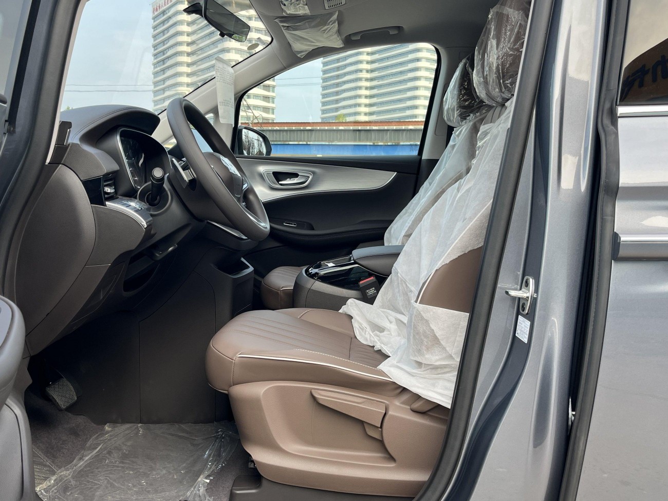 Roewe iMAX8 2024