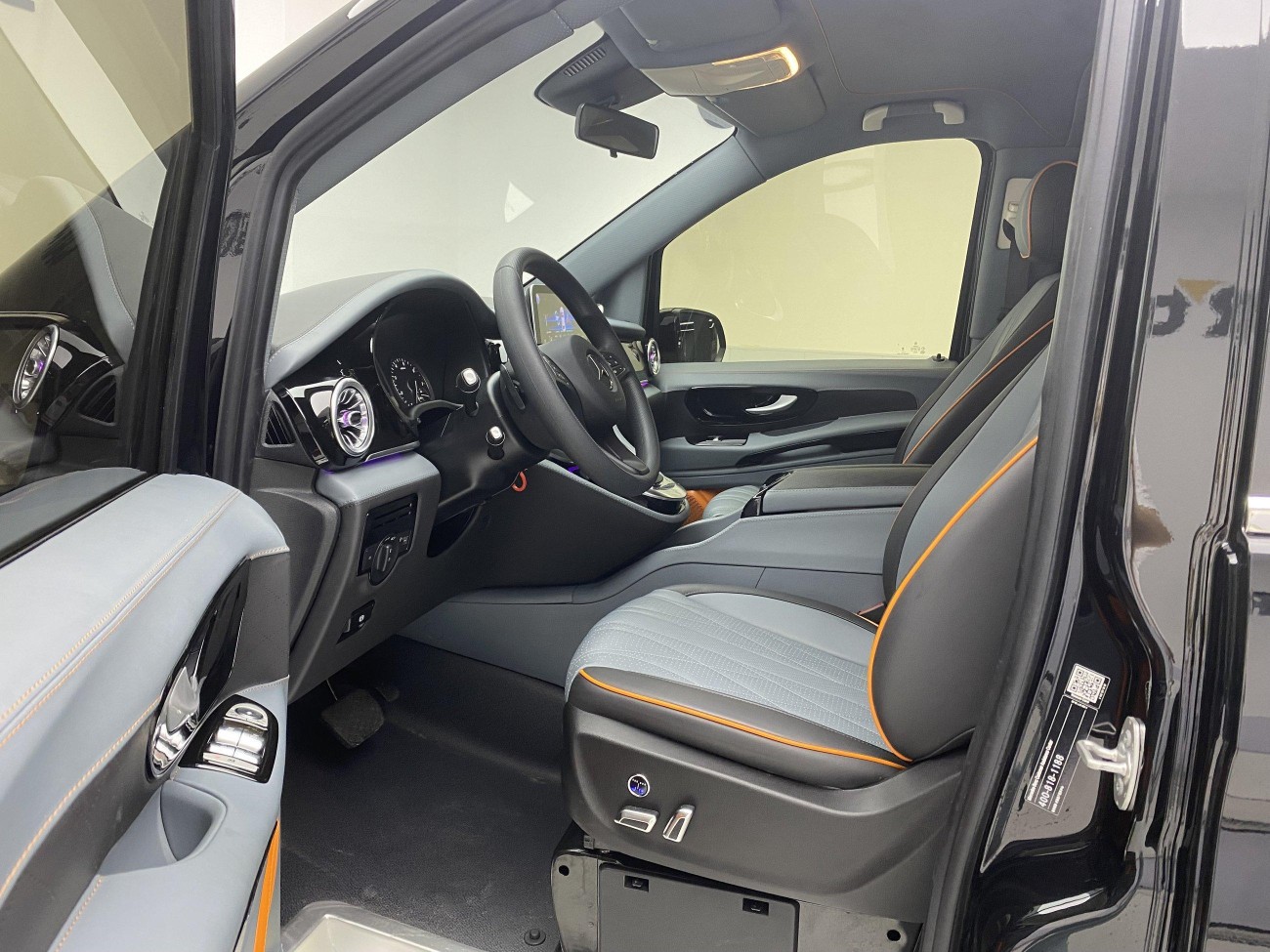 Mercedes-Benz 2023 2024