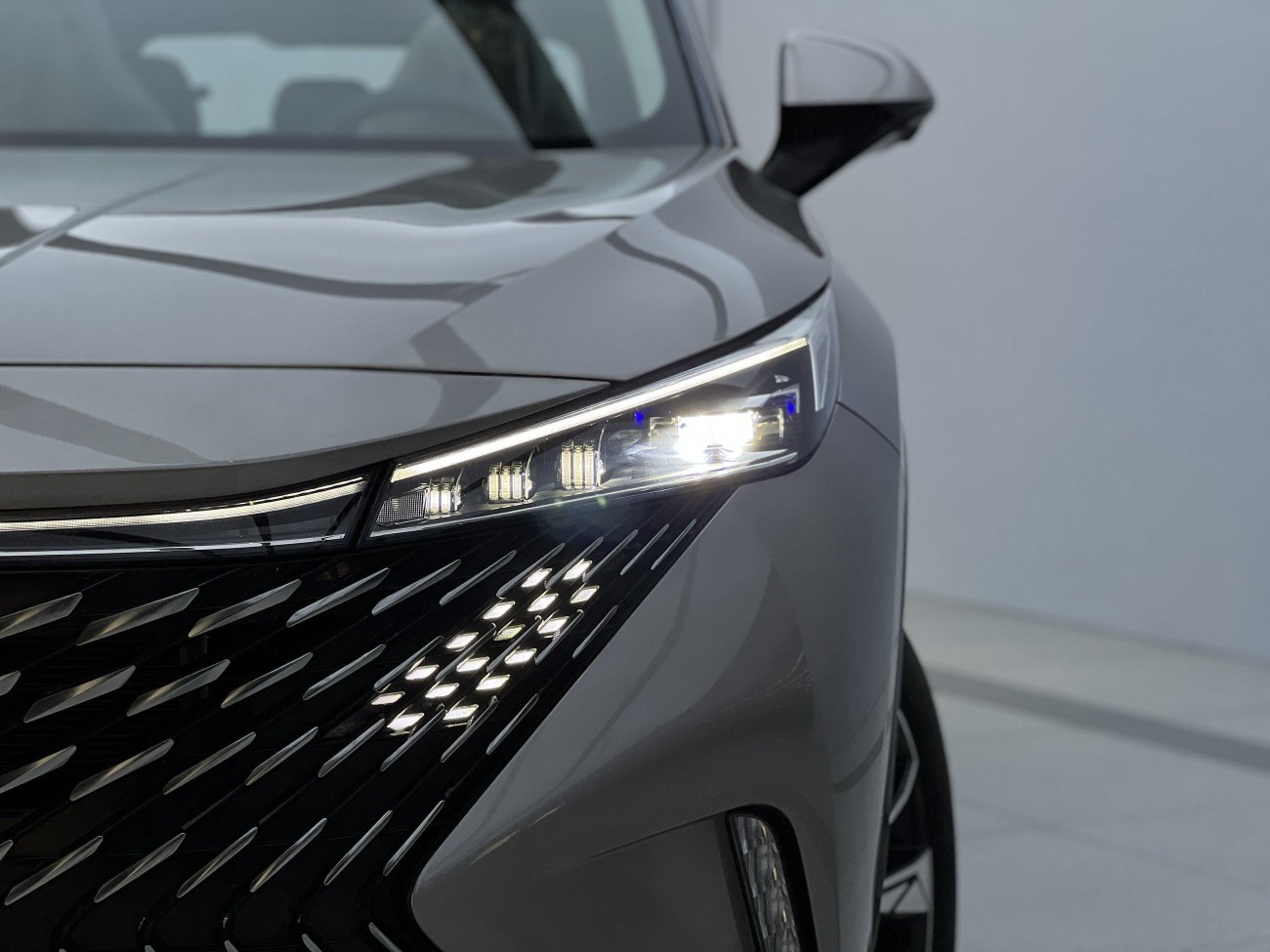 Roewe eRX5 2023