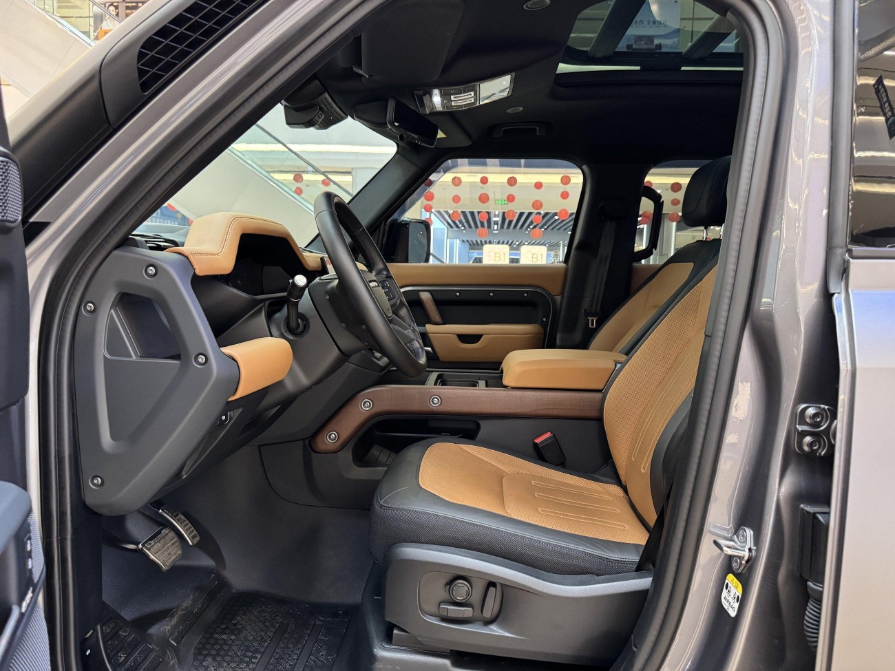 Land Rover Defender 2024