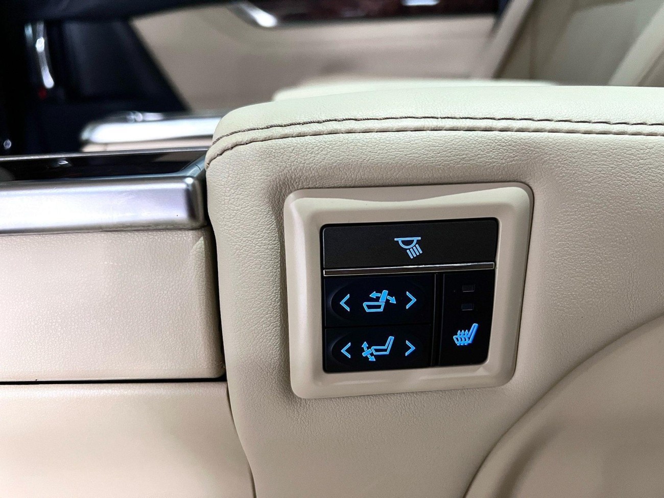 Toyota Alphard 2023