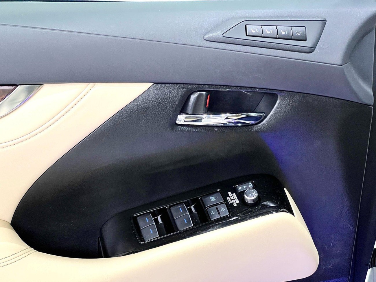 Toyota Alphard 2023
