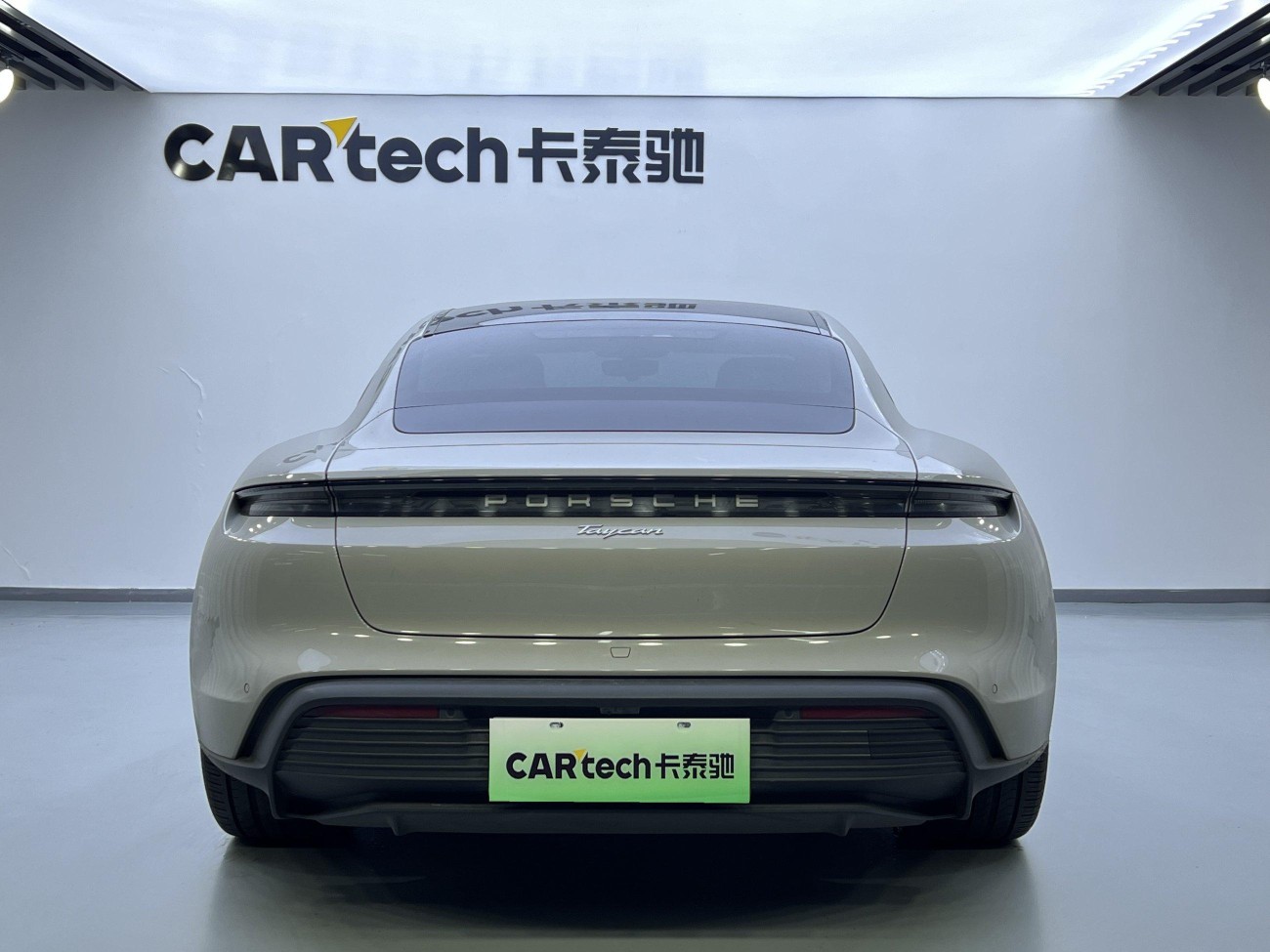 Porsche Taycan 2021