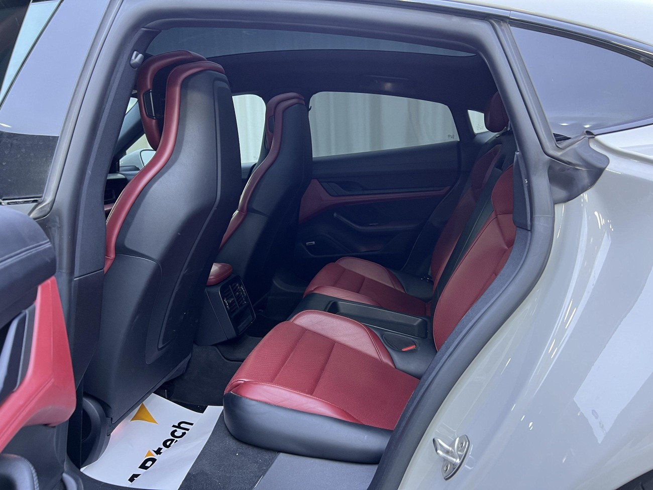 Porsche Taycan 2021