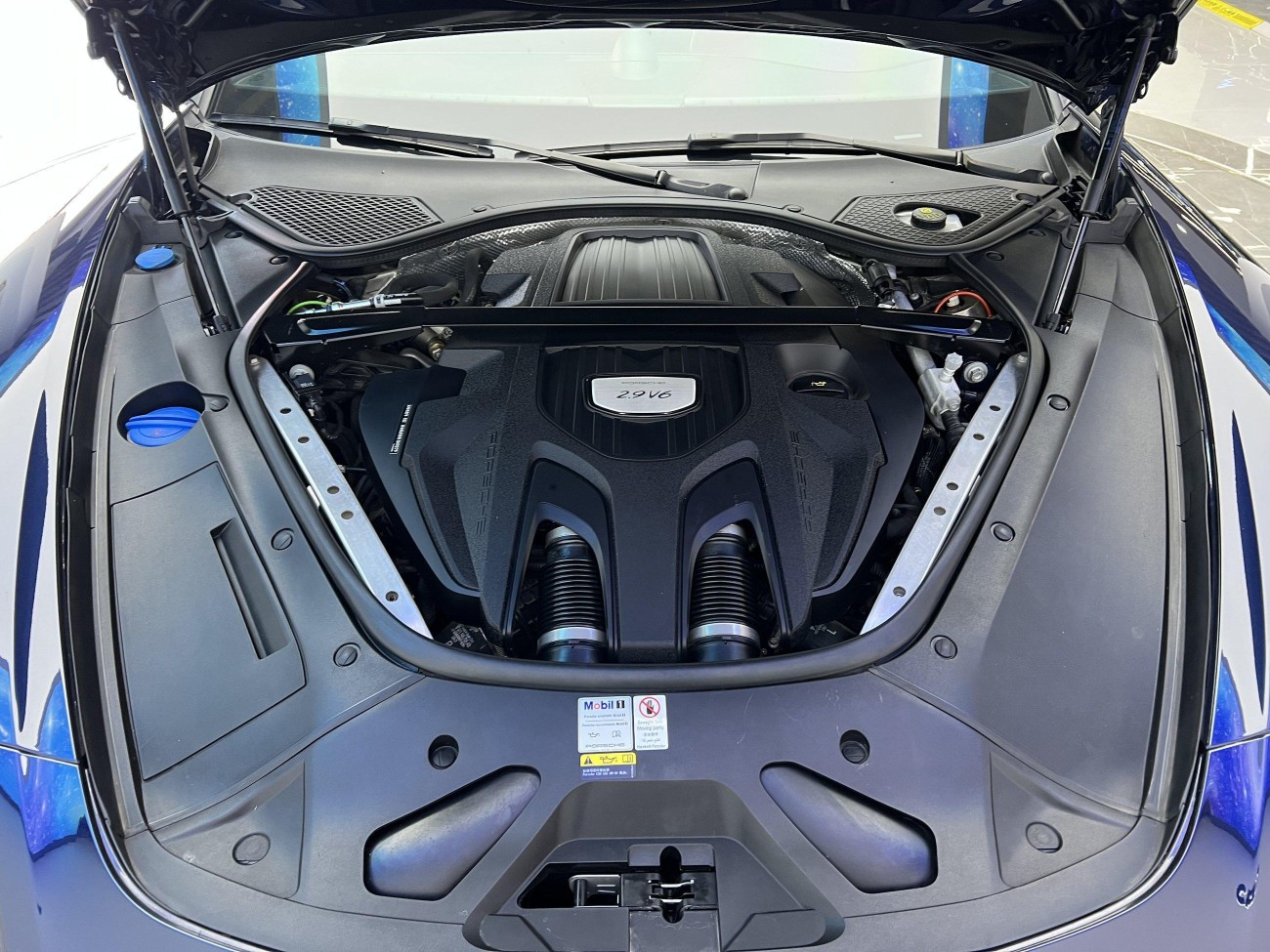 Porsche Panamera 2021