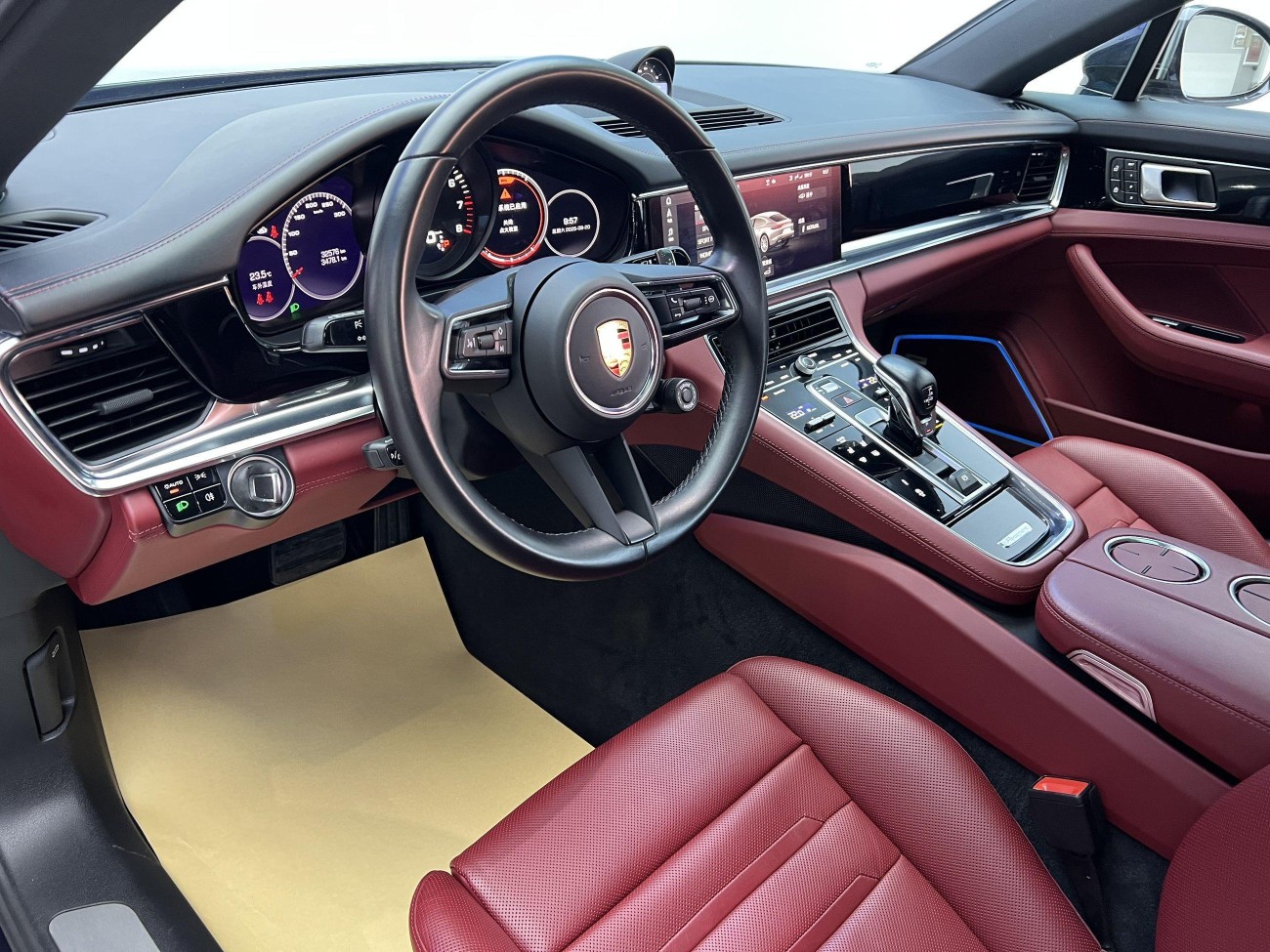 Porsche Panamera 2021