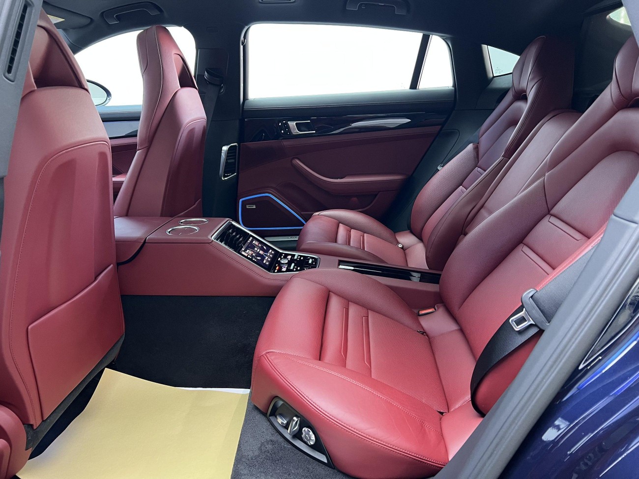 Porsche Panamera 2021