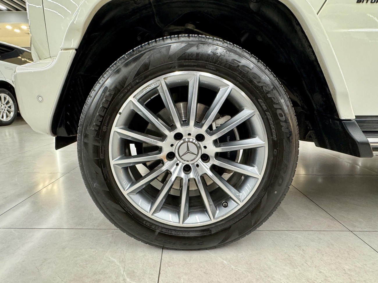 Mercedes-Benz G400d 2023
