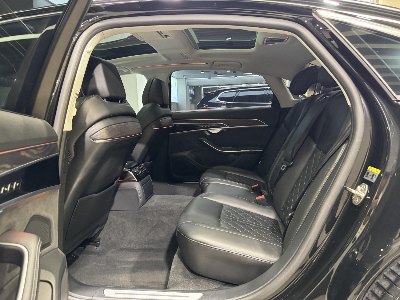 Audi A8L 50 TFSI 2023