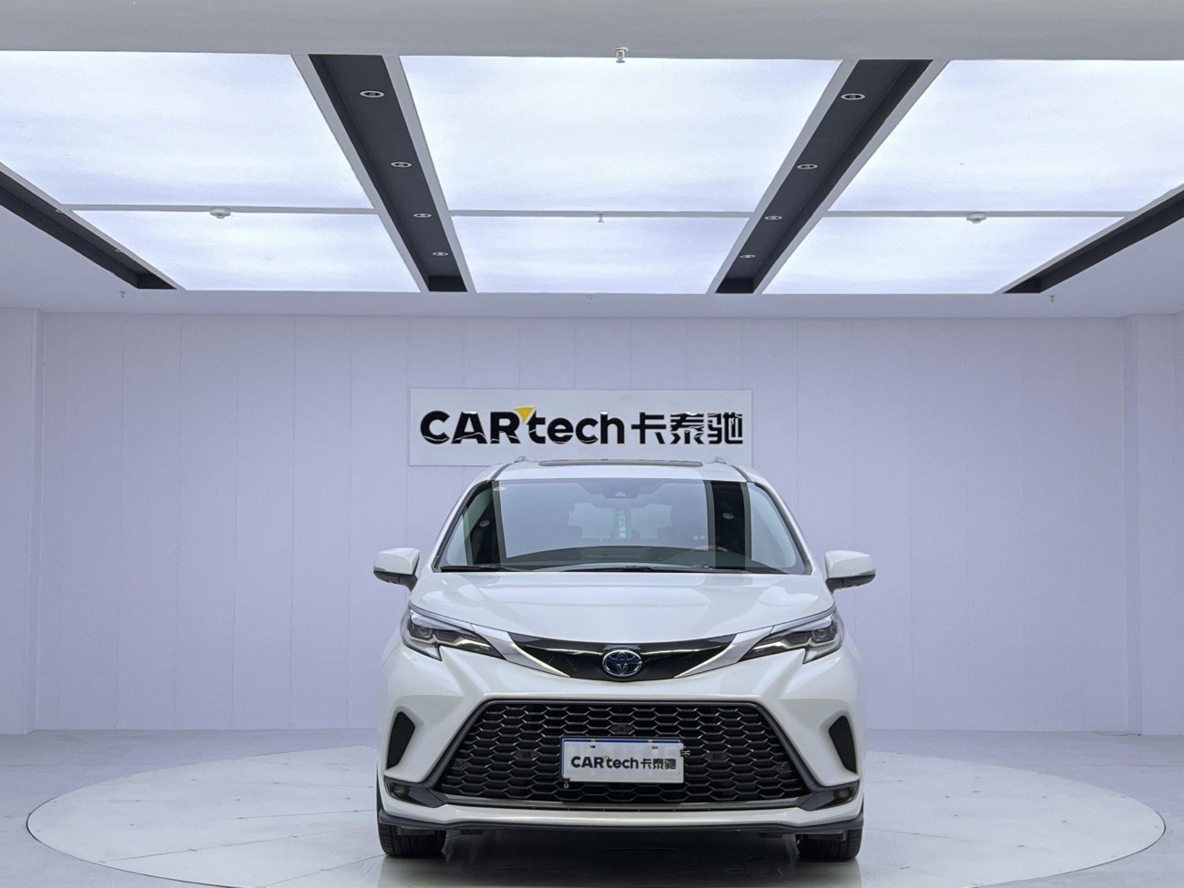 Toyota Granvia 2023