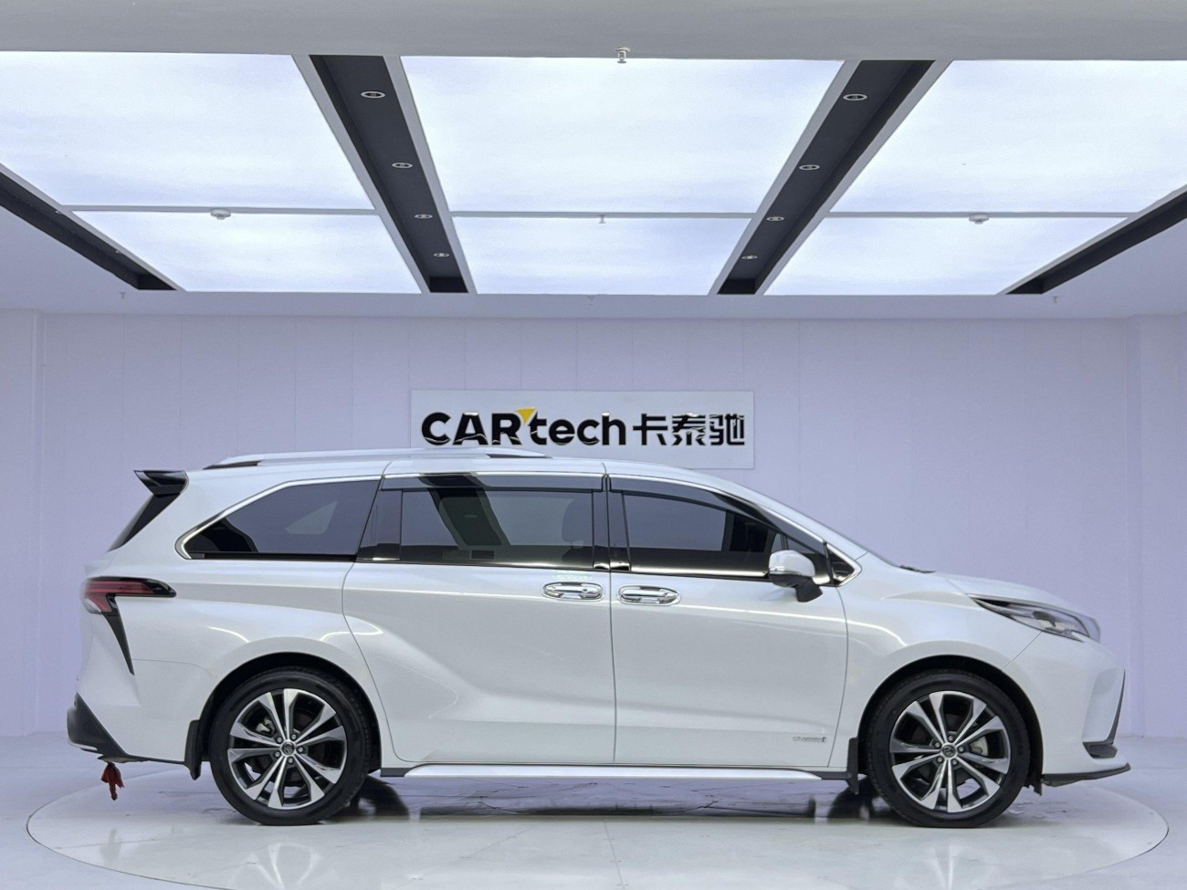 Toyota Granvia 2023