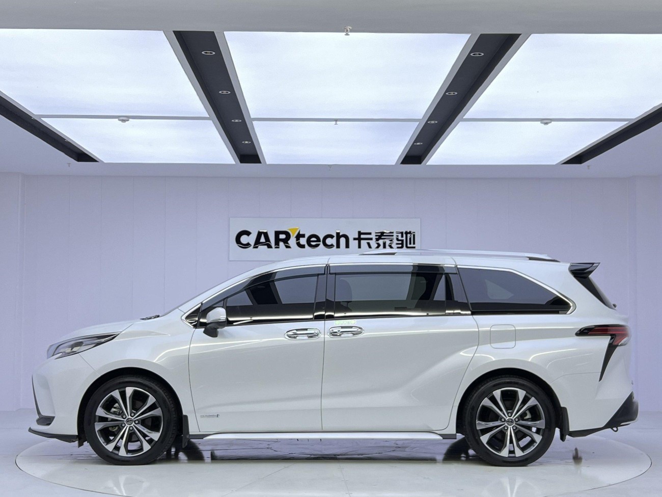 Toyota Granvia 2023