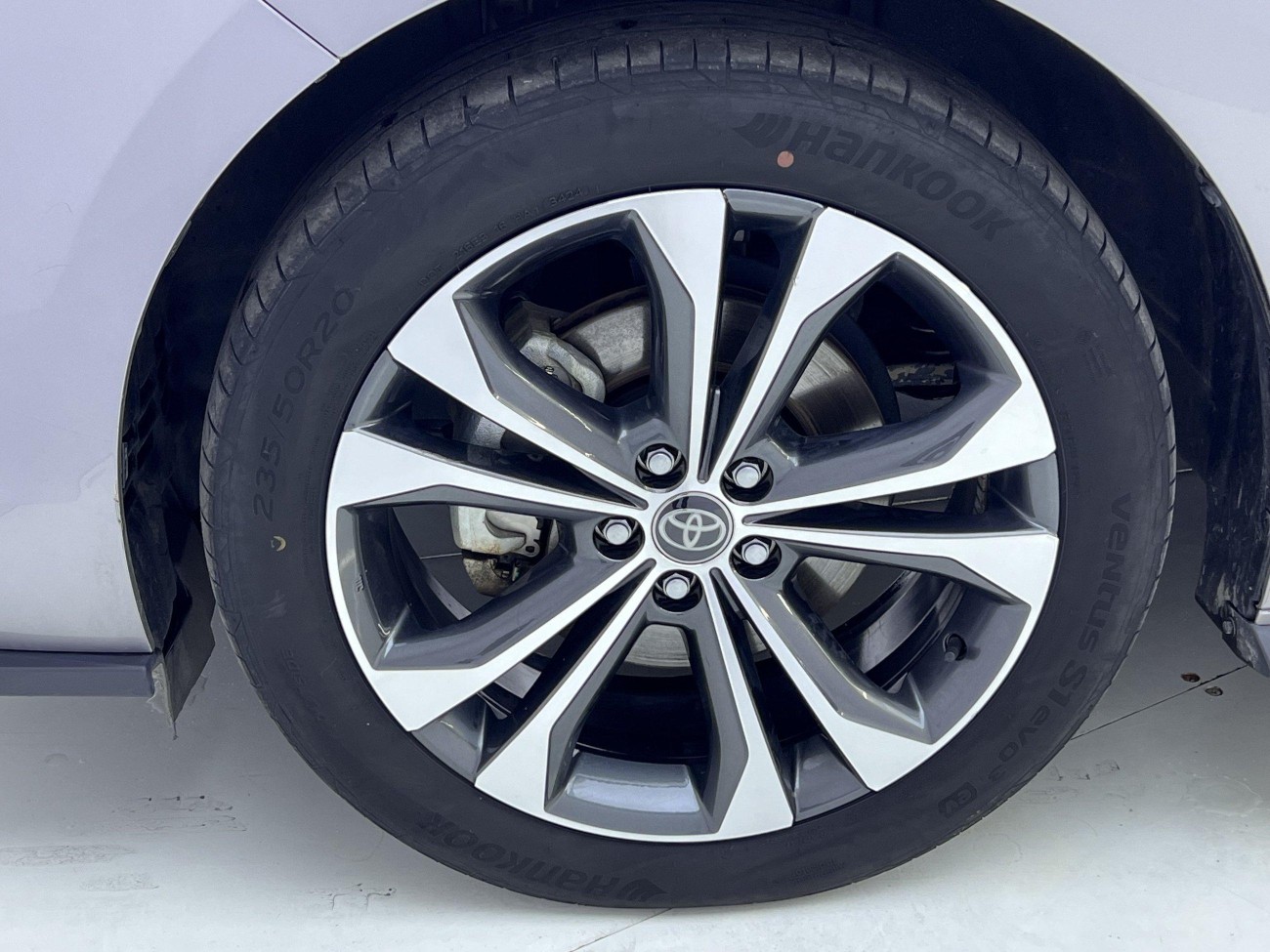 Toyota Granvia 2024